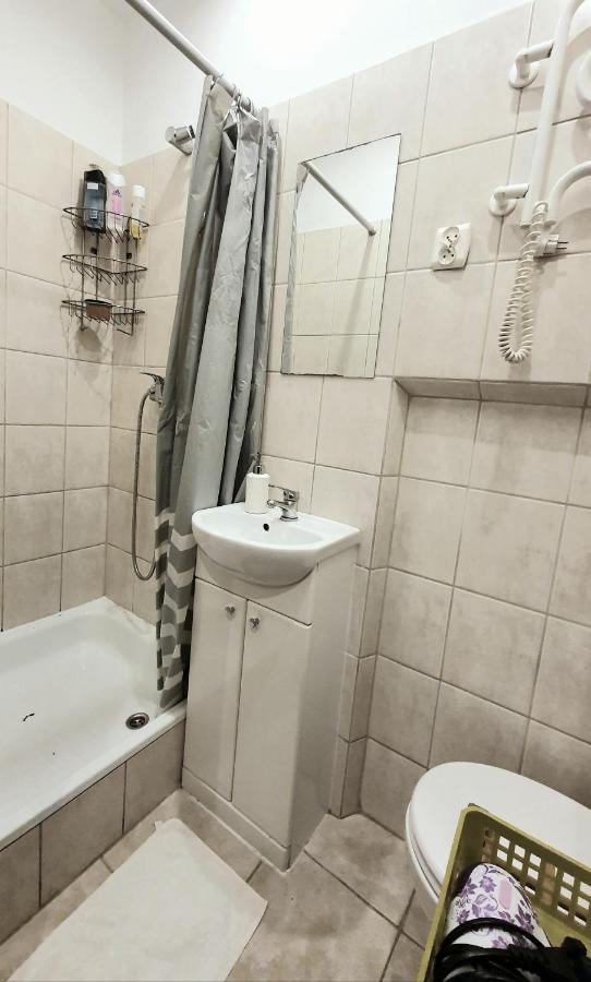 The In Strict Center. Self Check-in Apartment *