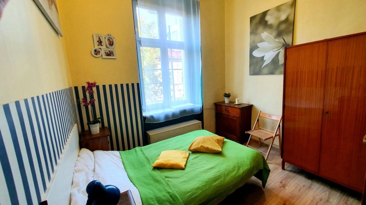 The In Strict Center. Self Check-in Apartment